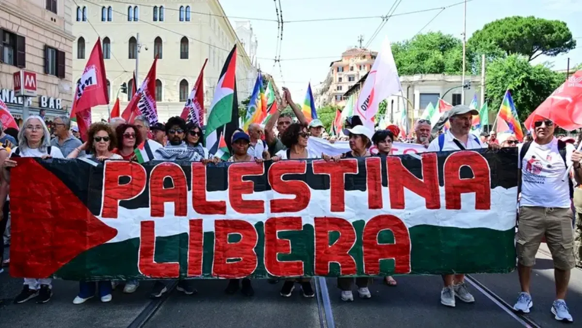  Thousands march in Rome to protest ‘complicity’ on Gaza war