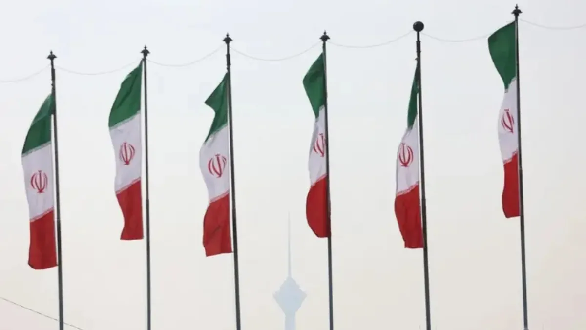  Iran reopens central and western airspace to international transit flights