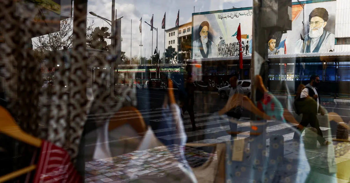 US Military Escalates Strikes Against Iran, Prepares Shipping Blockade