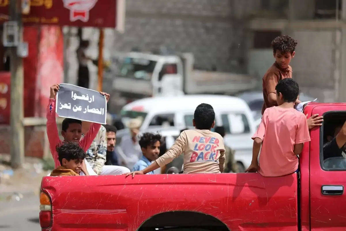 Taiz on Brink of Food Crisis as Flour Reserves Dwindle