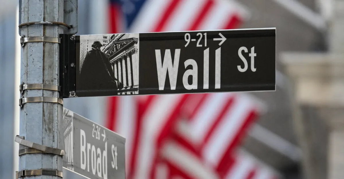 Stocks Decline, Oil Surges Amid Heightened Global Risks