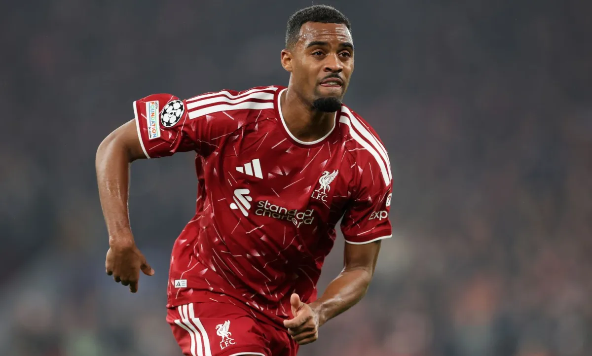 Gravenberch Eyed for Surprise Right-Back Role for Liverpool